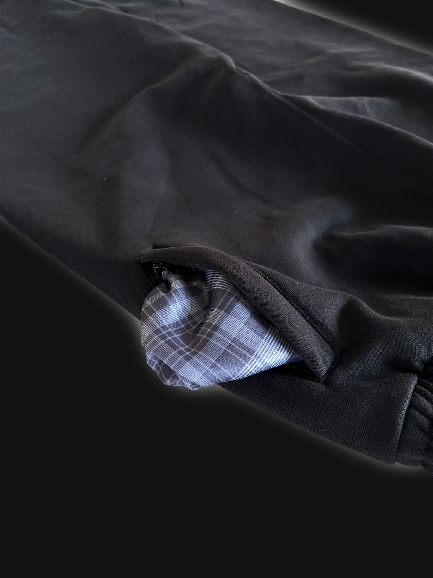 Plaid logo joggers (Black)